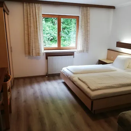 Bed & Breakfast Hotel-garni Seestrand 2*