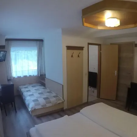 Bed & Breakfast Hotel-garni Seestrand