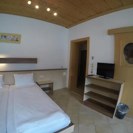 Hotel-garni Seestrand Bed & Breakfast 4*