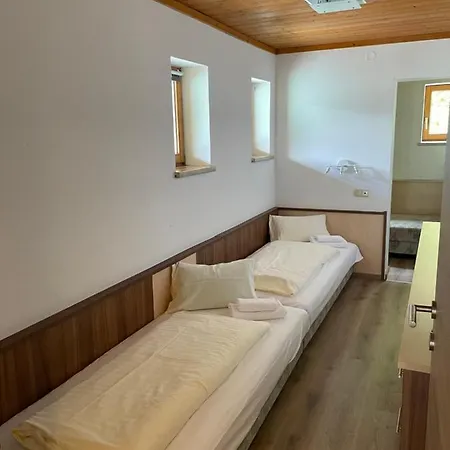 Bed & Breakfast Hotel-garni Seestrand 2*
