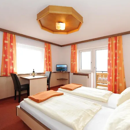 Bed & Breakfast Hotel-garni Seestrand Zell am See