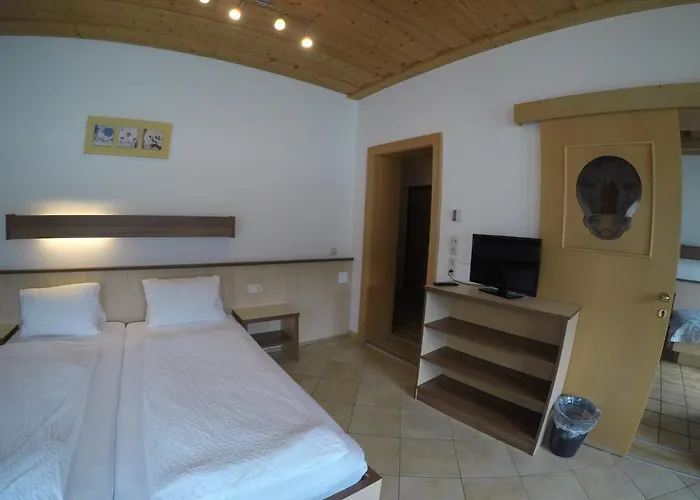 Hotel-garni Seestrand Bed & Breakfast 4*